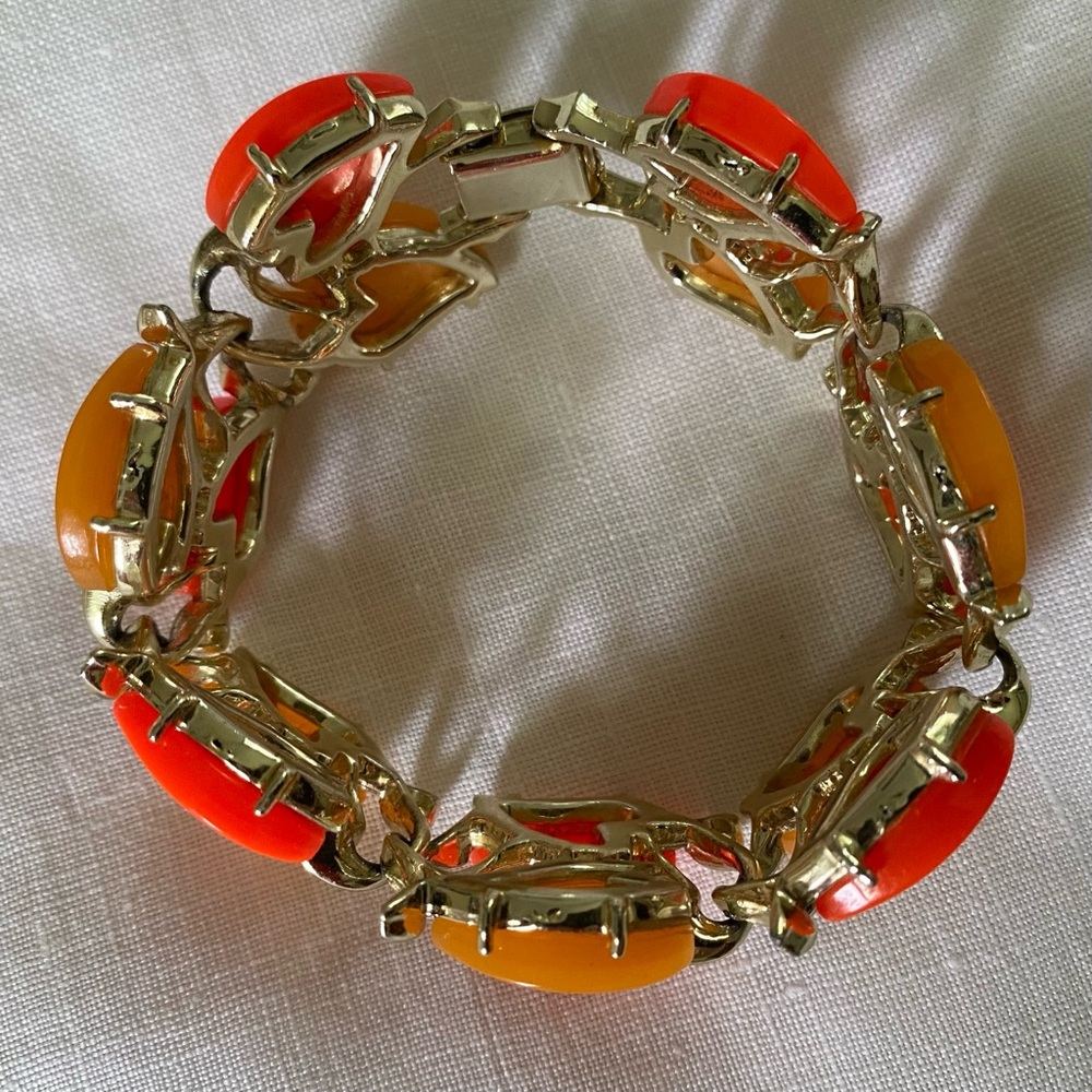 Vintage Leaf Bracelet Thermoset Heart Shape Orange Butterscotch Silvertone - Picture 12 of 12